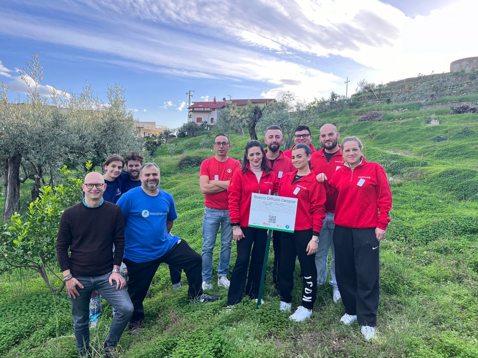 AMBIENTE: ‘BOSCO DIFFUSO DESPAR’ E ASSOCIAZIONE ULISSE ARRICCHISCONO SPAZI VERDI A SANTA TERESA DI RIVA 