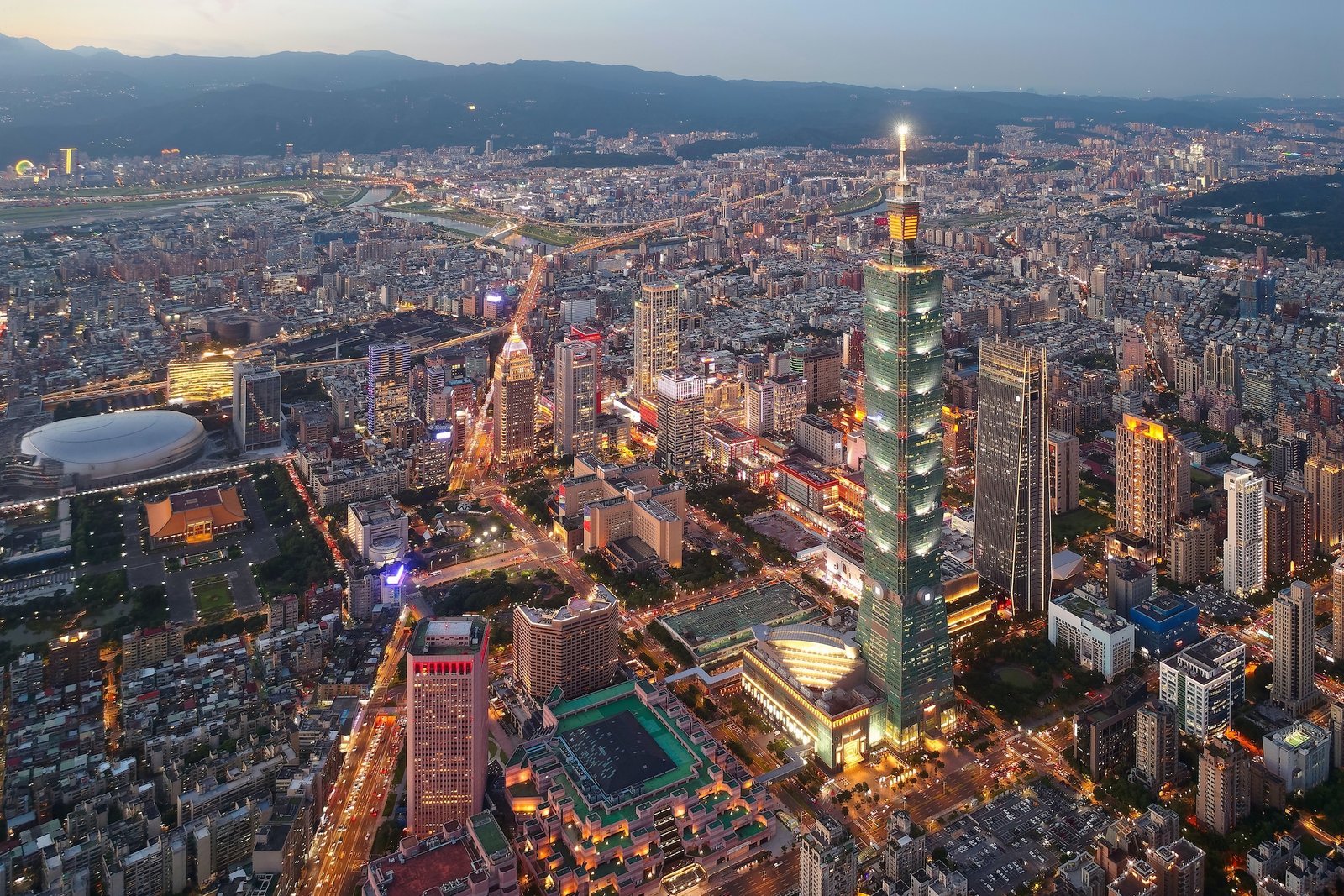 aerial,skyline,of,downtown,taipei,at,dusk,,vibrant,capital,city