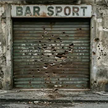 saracinesca-pallottole-scaled-999x555 Abuso dei termini: “intimidazione” da salotto e “onorevoli” senza onore. Ecco cosa si rischia